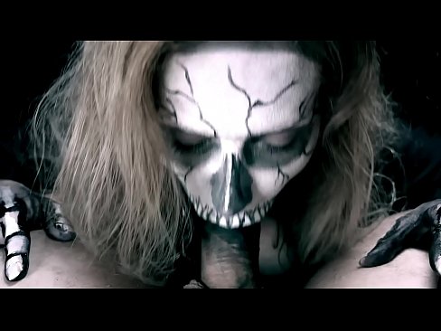 ❤️ Demon nighean sucking cock le a beul dubh agus slugadh cum. ☑  Bhidio fucking  aig gd.filmepornonline.ru ❌❤