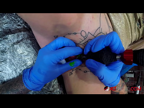 ❤️ Fìor tattooed hottie Sully Savage fhuair tattoo air a clitoris ☑  Bhidio fucking  aig gd.filmepornonline.ru ❌❤